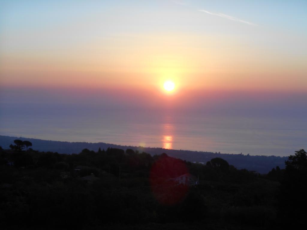 Al Villino Sunshine In Villa Con Piscina Ed Idromassaggio SantʼAlfio Εξωτερικό φωτογραφία